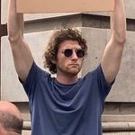 @dudewithsign